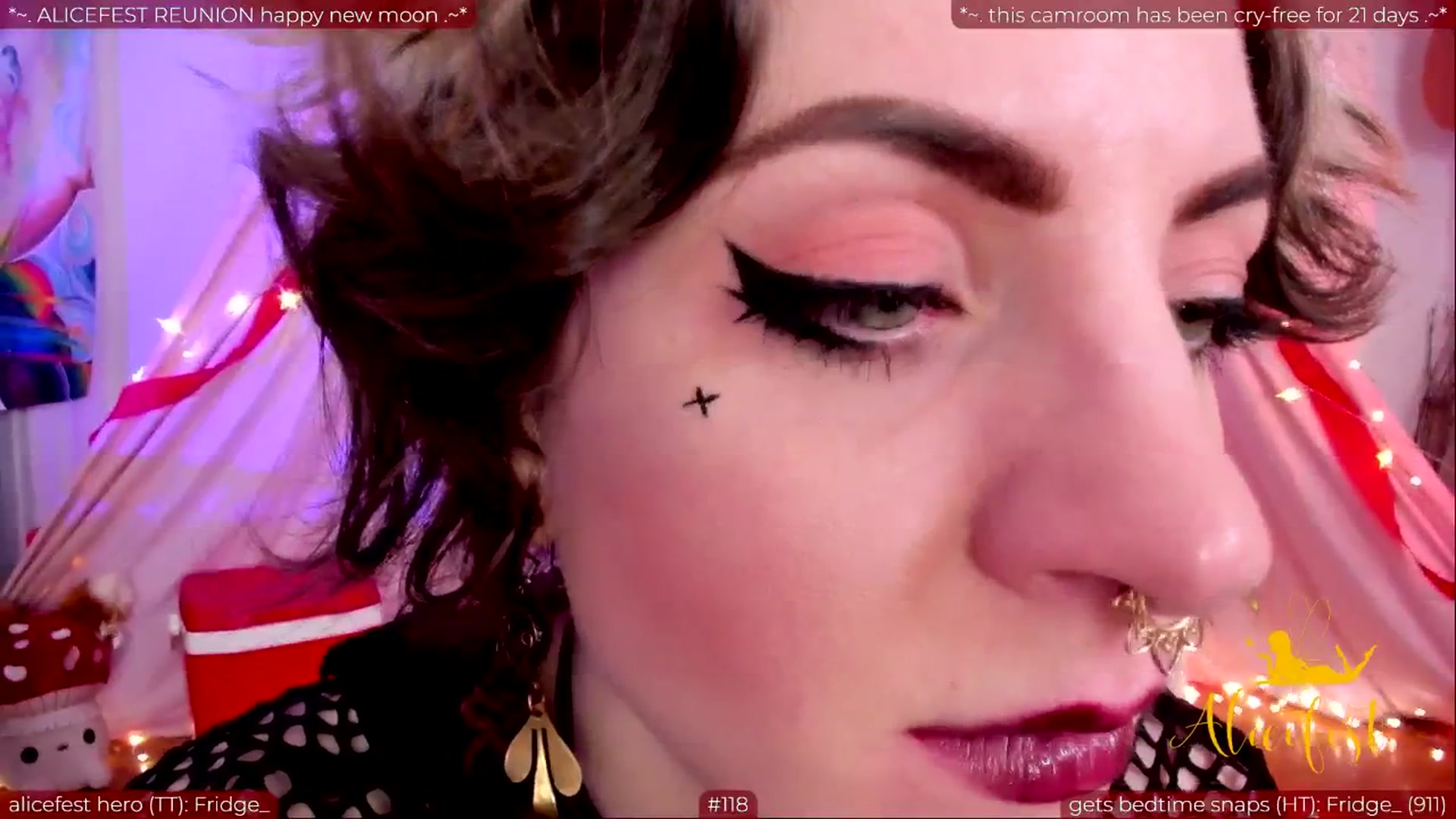 Gallery image thumbnail from aliceisonfire's myfreecams stream on, 06/08/2024, 11:25 image 16 of 20