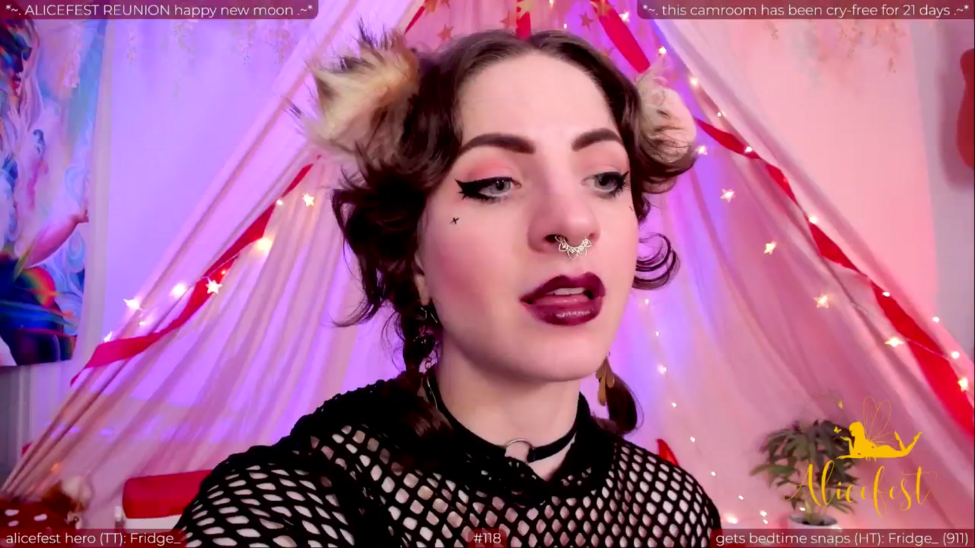 Gallery image thumbnail from aliceisonfire's myfreecams stream on, 06/08/2024, 11:25 image 1 of 20
