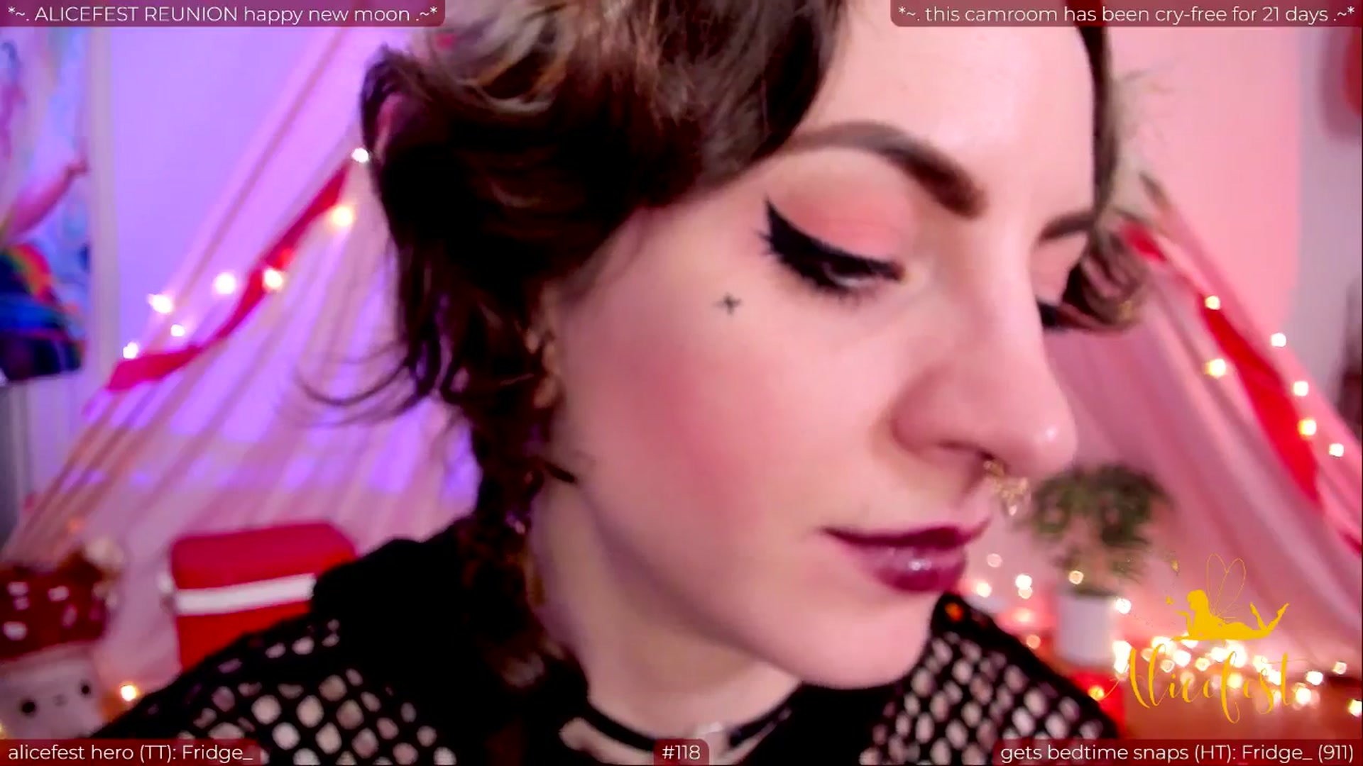 Gallery image thumbnail from aliceisonfire's myfreecams stream on, 06/08/2024, 11:25 image 14 of 20