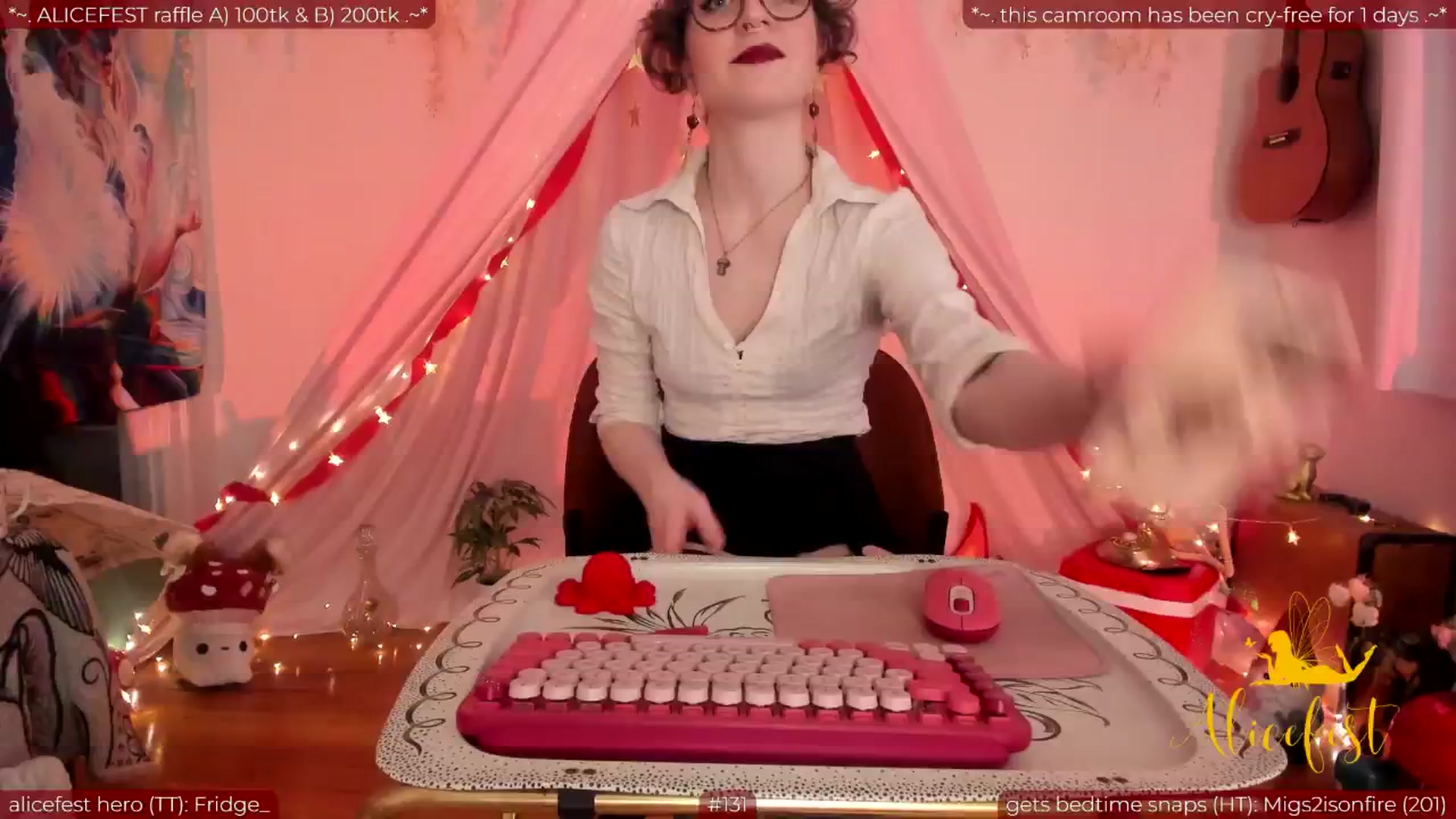 Gallery image thumbnail from aliceisonfire's myfreecams stream on, 06/13/2024, 07:06 image 3 of 20