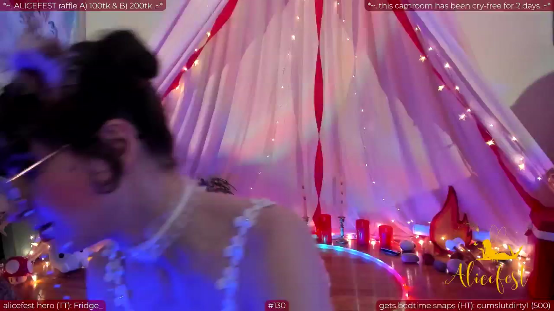 Gallery image thumbnail from aliceisonfire's myfreecams stream on, 06/15/2024, 07:12 image 17 of 20