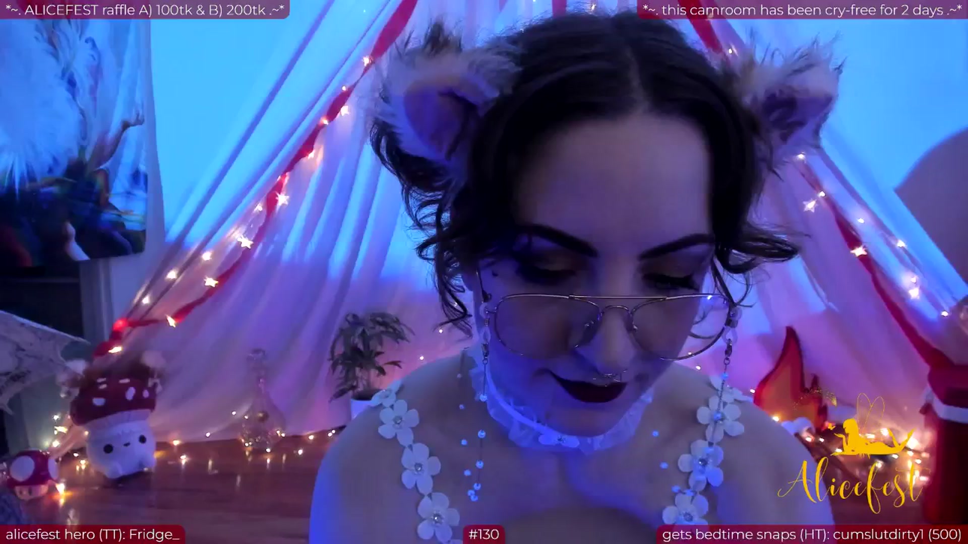 Gallery image thumbnail from aliceisonfire's myfreecams stream on, 06/15/2024, 07:12 image 19 of 20