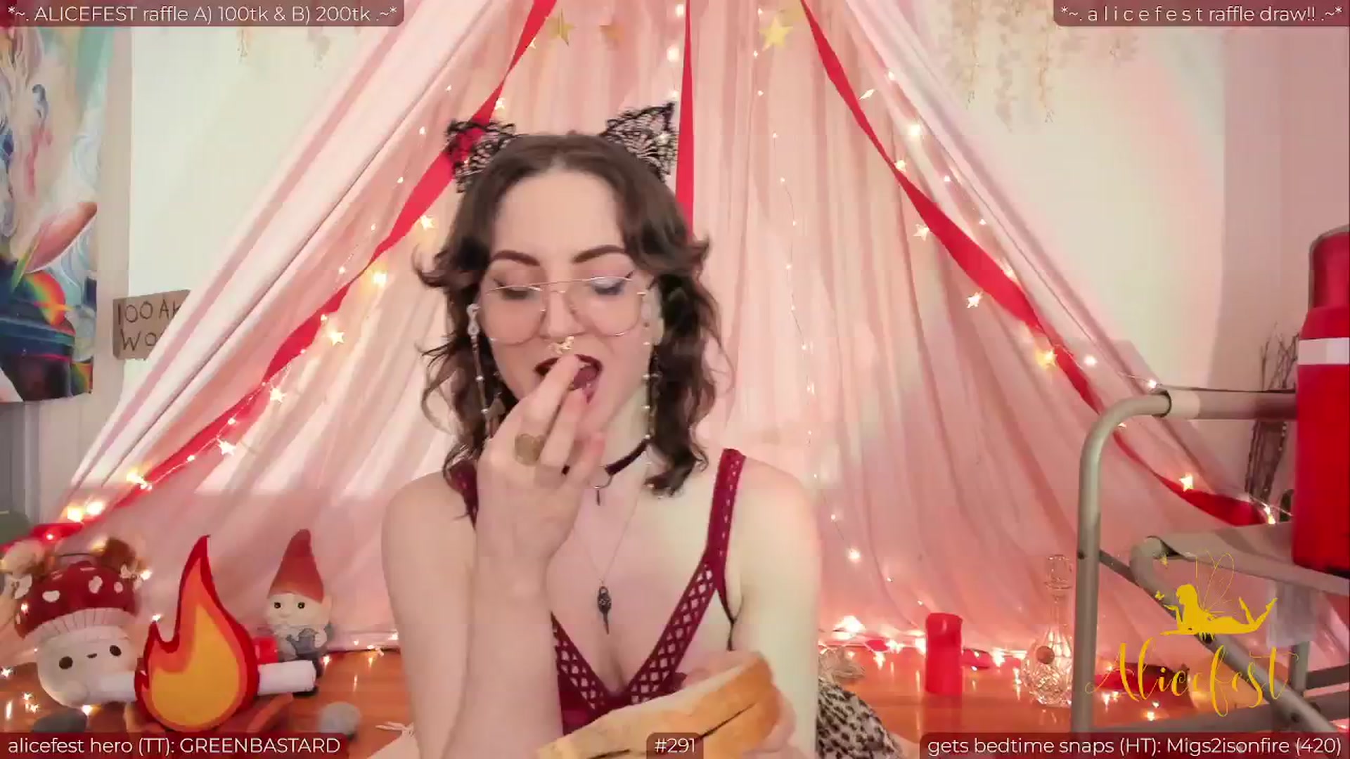 Gallery image thumbnail from aliceisonfire's myfreecams stream on, 07/03/2024, 08:19 image 10 of 20