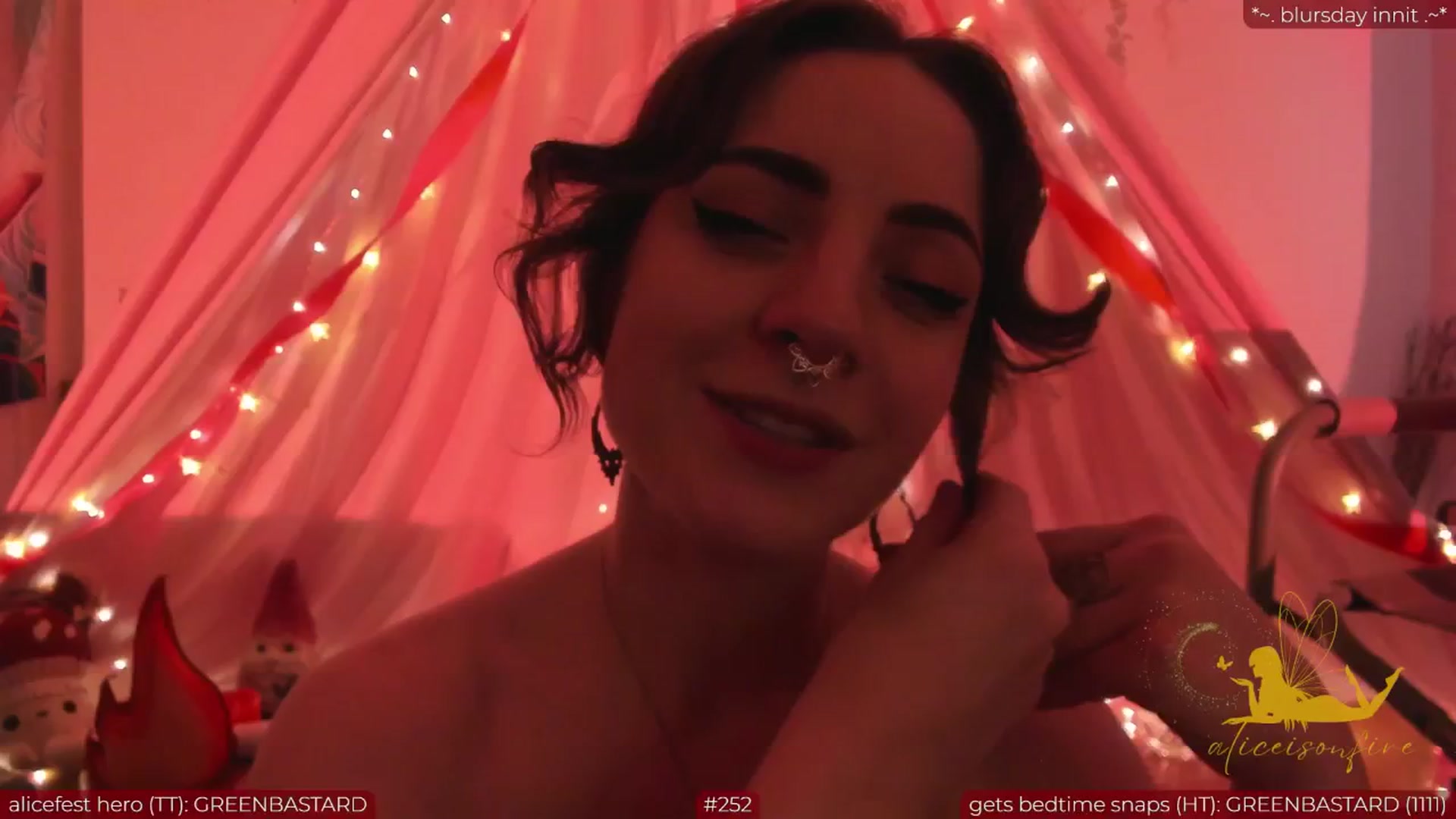 Gallery image thumbnail from aliceisonfire's myfreecams stream on, 07/05/2024, 12:23 image 19 of 20