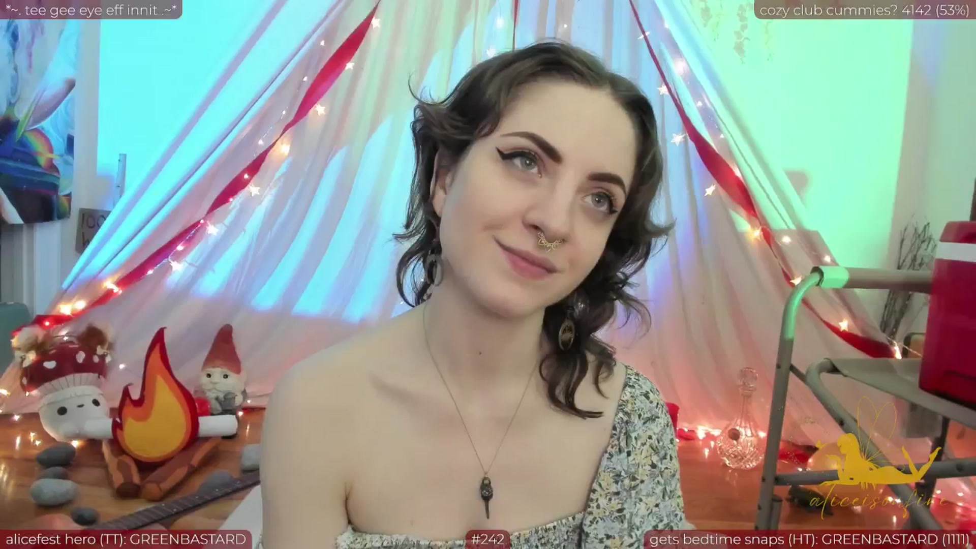 Gallery image thumbnail from aliceisonfire's myfreecams stream on, 07/06/2024, 08:18 image 10 of 20
