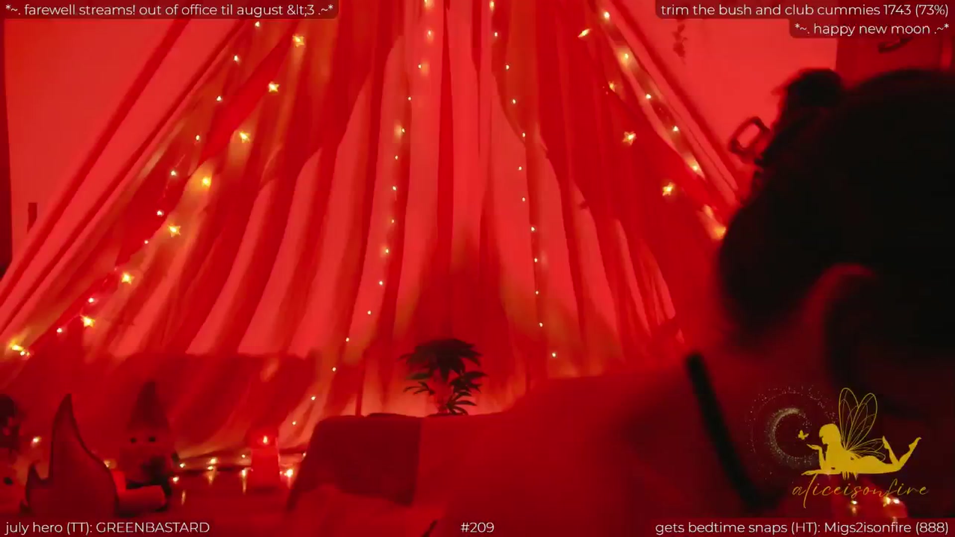 Gallery image thumbnail from aliceisonfire's myfreecams stream on, 07/07/2024, 13:12 image 8 of 20