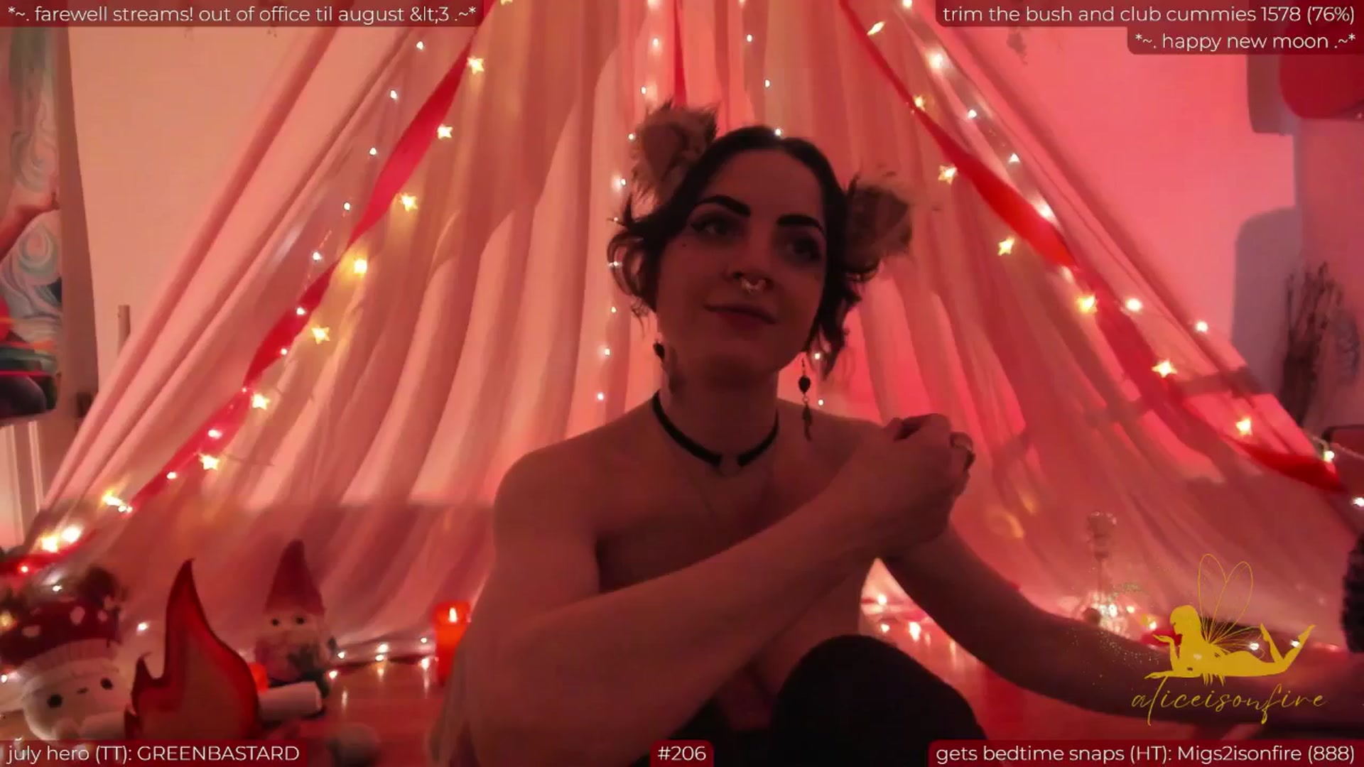 Gallery image thumbnail from aliceisonfire's myfreecams stream on, 07/07/2024, 13:12 image 17 of 20