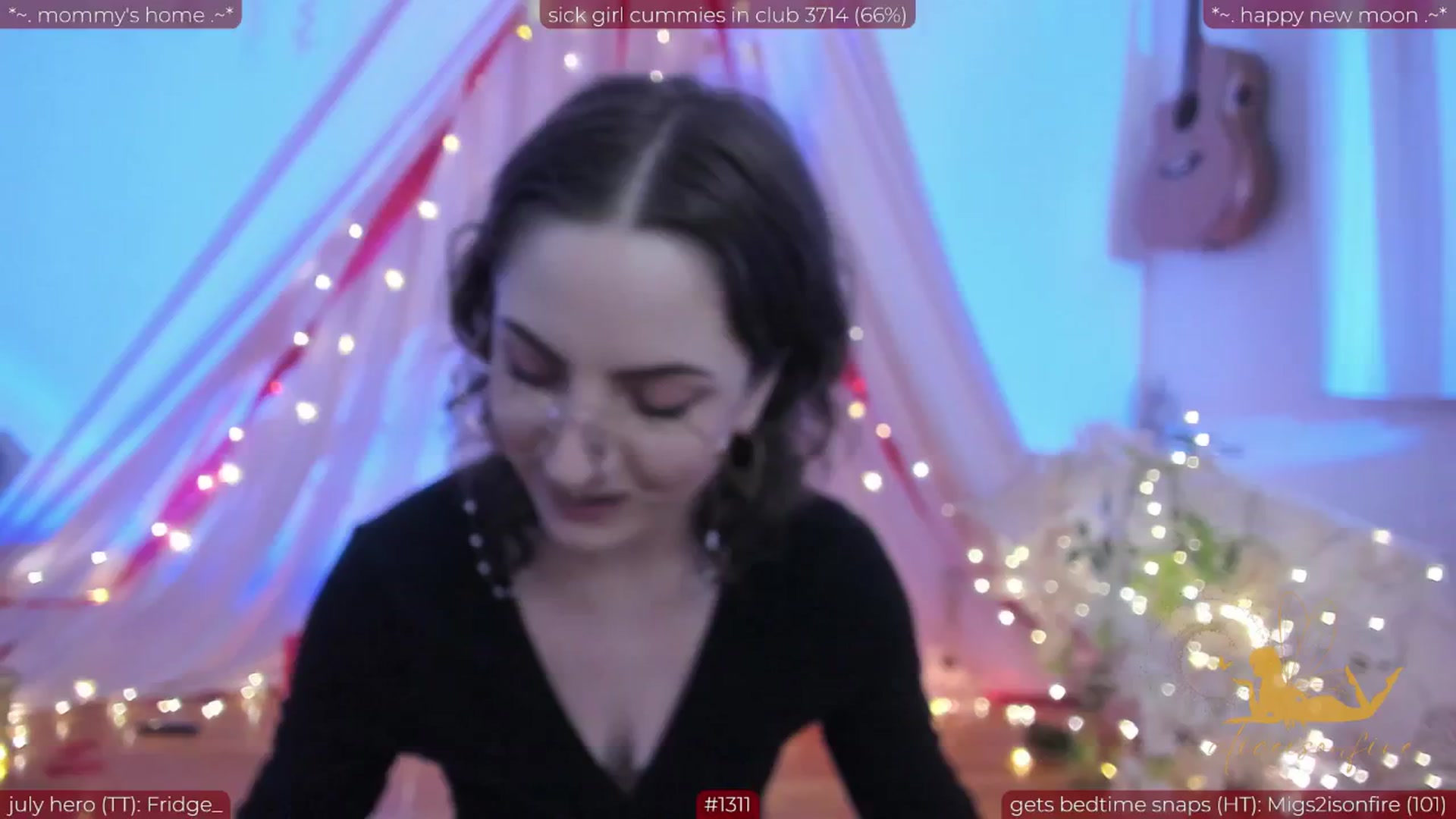 Gallery image thumbnail from aliceisonfire's myfreecams stream on, 08/07/2024, 03:28 image 2 of 20