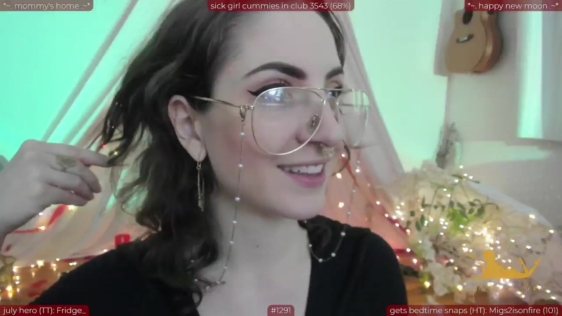 Gallery image thumbnail from aliceisonfire's myfreecams stream on, 08/07/2024, 03:28 image 6 of 20