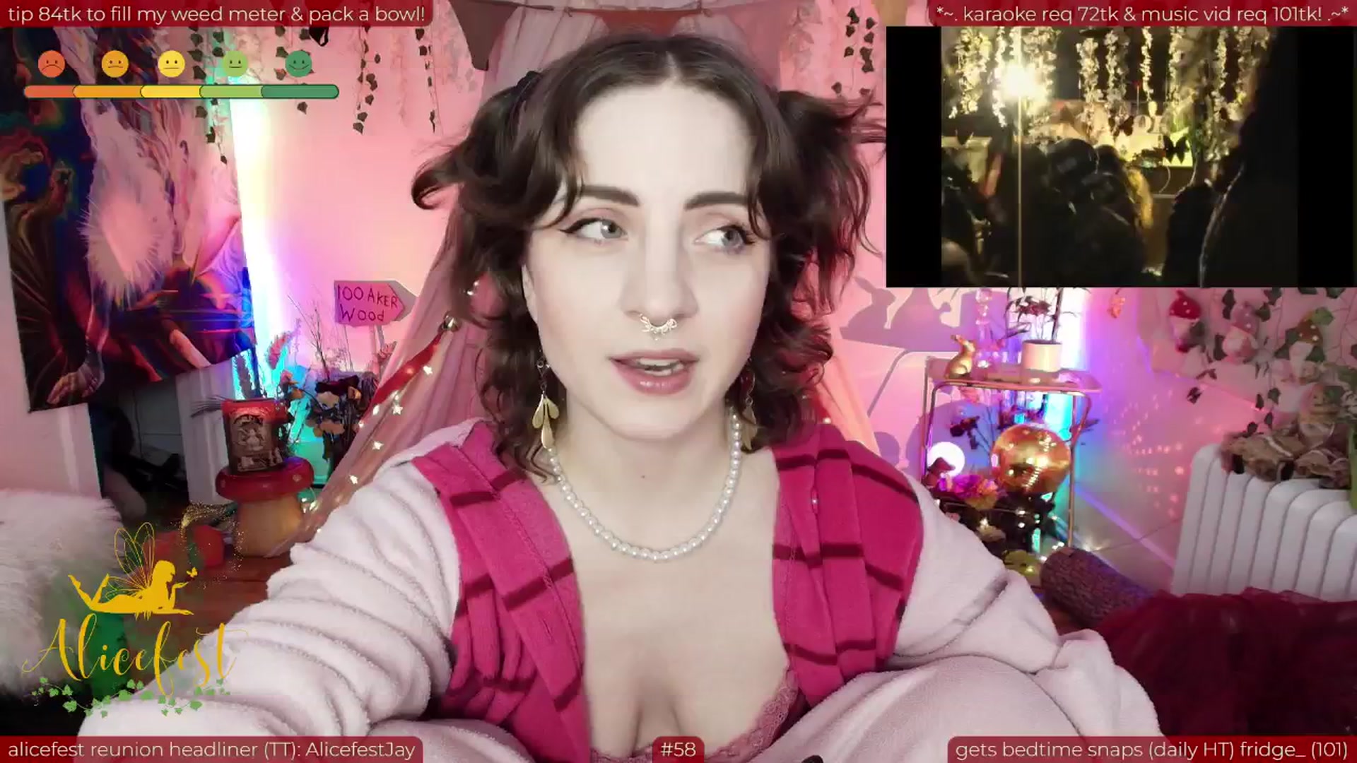 Gallery image thumbnail from aliceisonfire's myfreecams stream on, 06/13/2025, 08:42 image 5 of 20