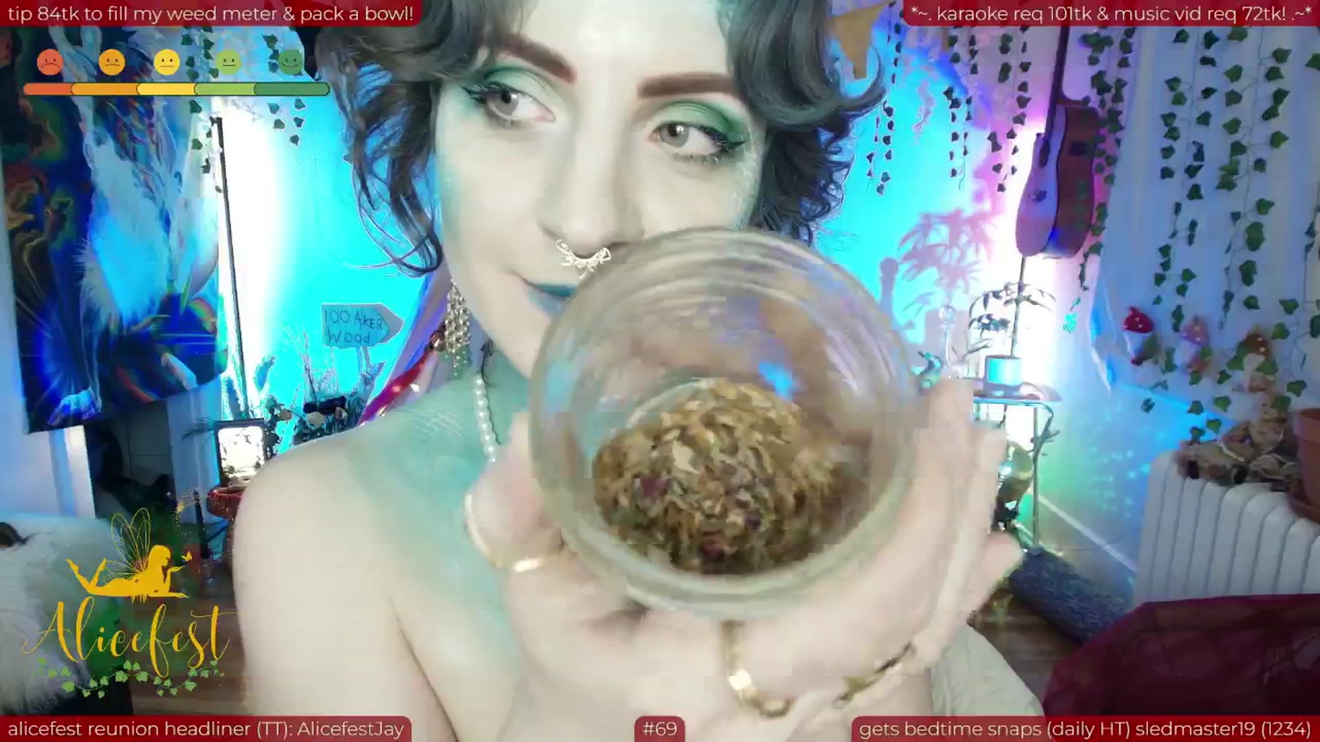 Gallery image thumbnail from aliceisonfire's myfreecams stream on, 06/19/2025, 08:48 image 19 of 20