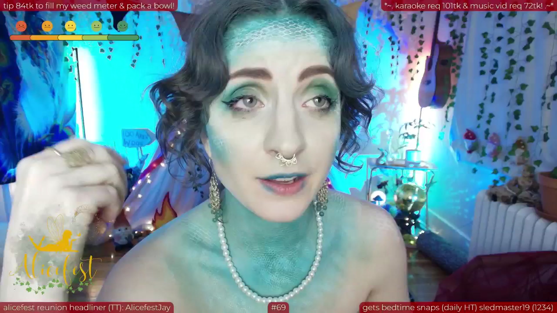 Gallery image thumbnail from aliceisonfire's myfreecams stream on, 06/19/2025, 09:37 image 14 of 20