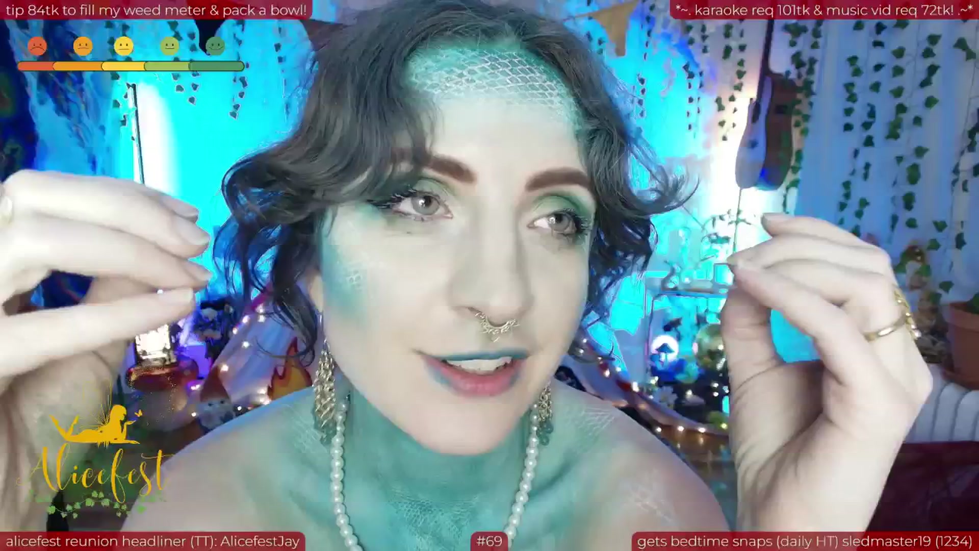 Gallery image thumbnail from aliceisonfire's myfreecams stream on, 06/19/2025, 09:37 image 12 of 20