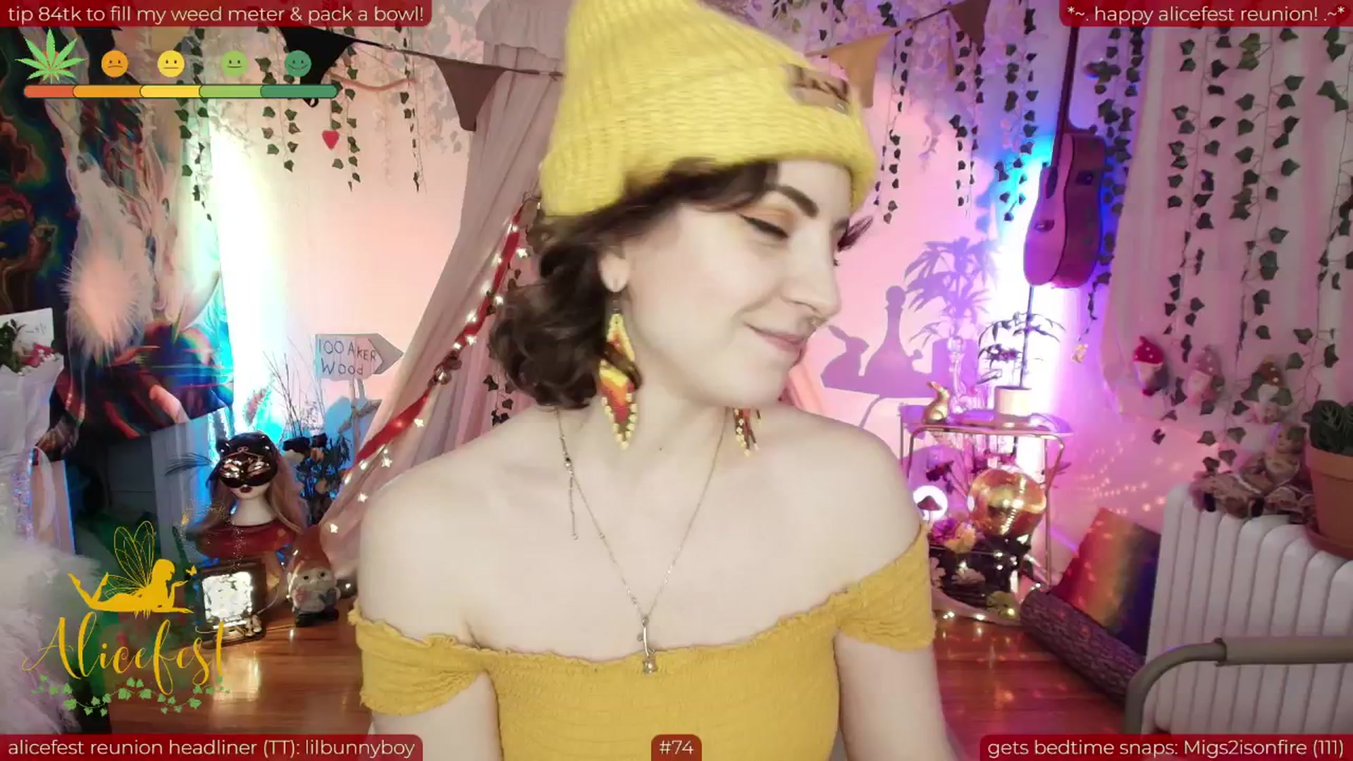 Gallery image thumbnail from aliceisonfire's myfreecams stream on, 06/23/2025, 07:12 image 17 of 20