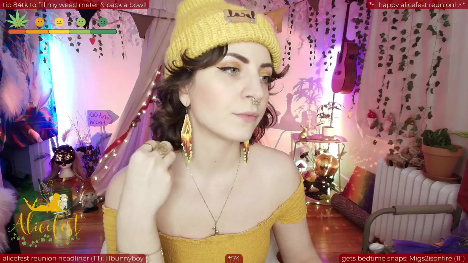 Gallery image thumbnail from aliceisonfire's myfreecams stream on, 06/23/2025, 07:12 image 3 of 20