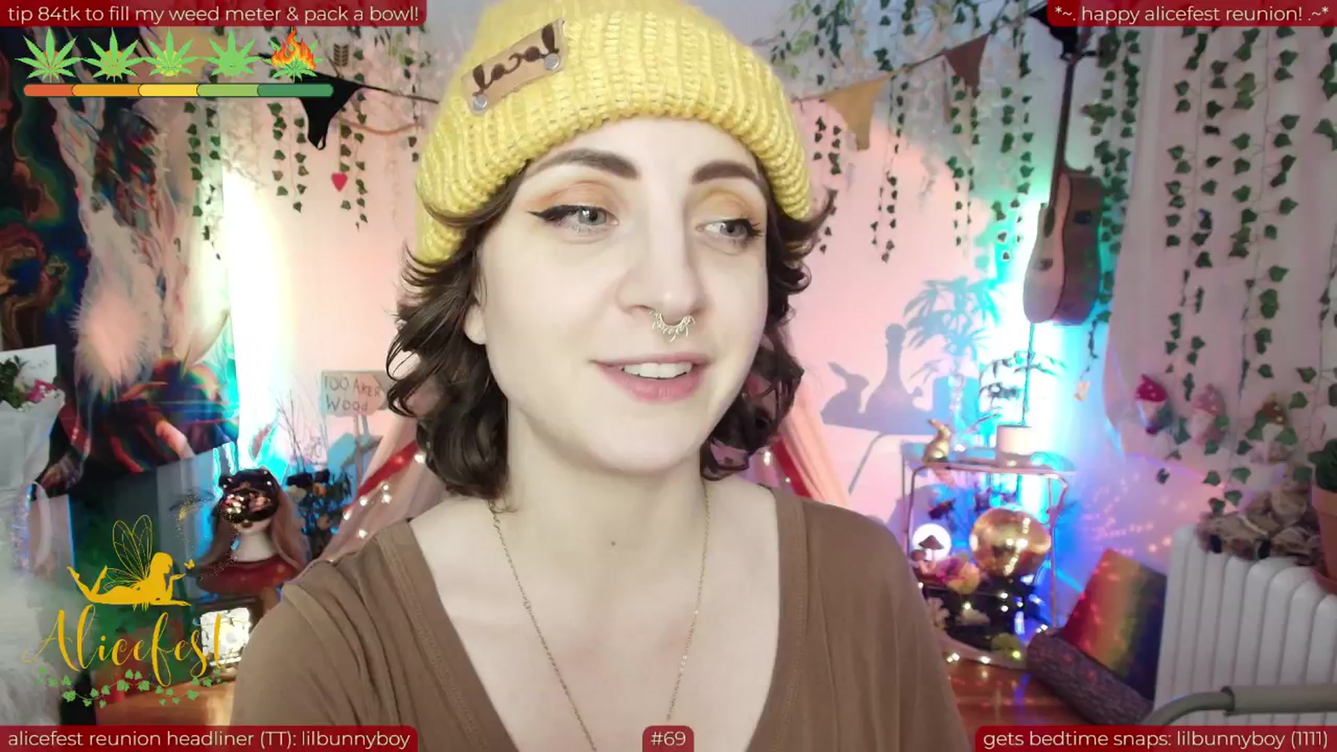 Gallery image thumbnail from aliceisonfire's myfreecams stream on, 06/23/2025, 13:31 image 4 of 20