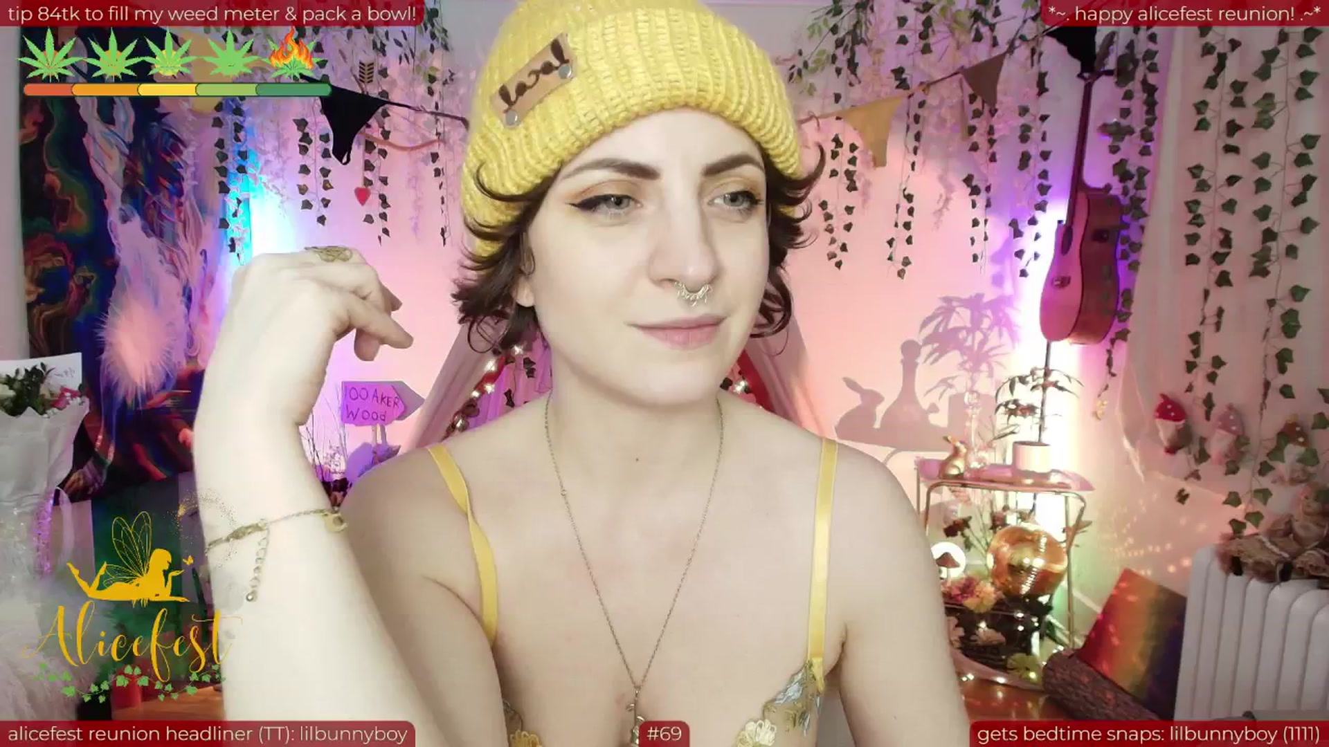 Gallery image thumbnail from aliceisonfire's myfreecams stream on, 06/23/2025, 13:31 image 20 of 20