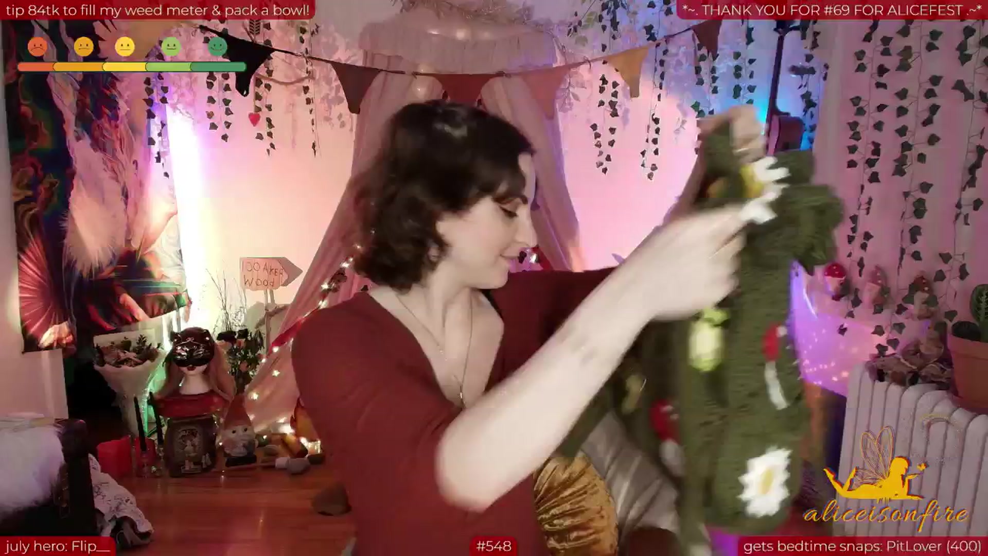 Gallery image thumbnail from aliceisonfire's myfreecams stream on, 07/04/2025, 05:58 image 11 of 20