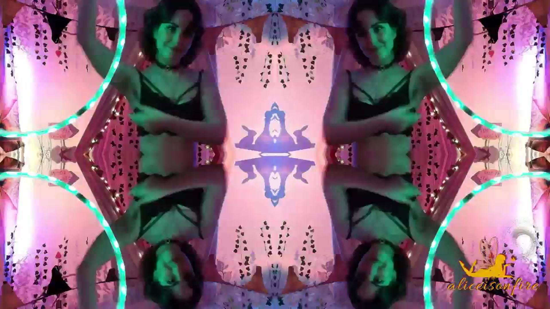 Gallery image thumbnail from aliceisonfire's myfreecams stream on, 07/05/2025, 09:36 image 6 of 20