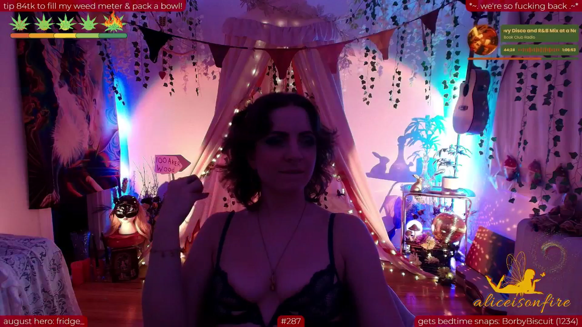 Gallery image thumbnail from aliceisonfire's myfreecams stream on, 08/08/2025, 10:02 image 12 of 20