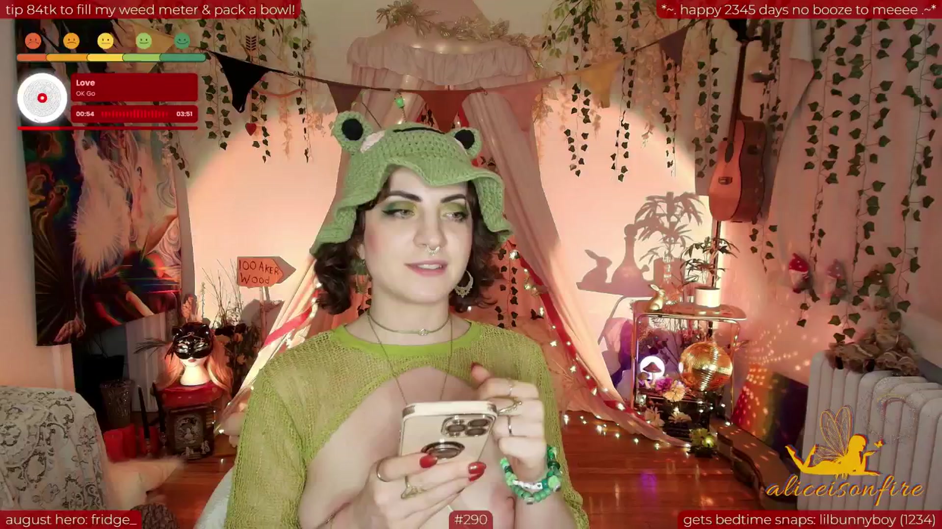 Gallery image thumbnail from aliceisonfire's myfreecams stream on, 08/12/2025, 10:59 image 5 of 20