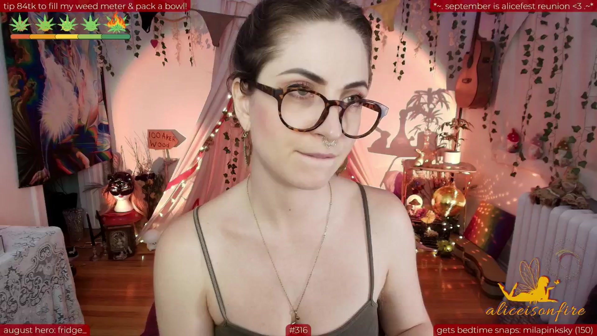 Gallery image thumbnail from aliceisonfire's myfreecams stream on, 08/27/2025, 10:39 image 10 of 20