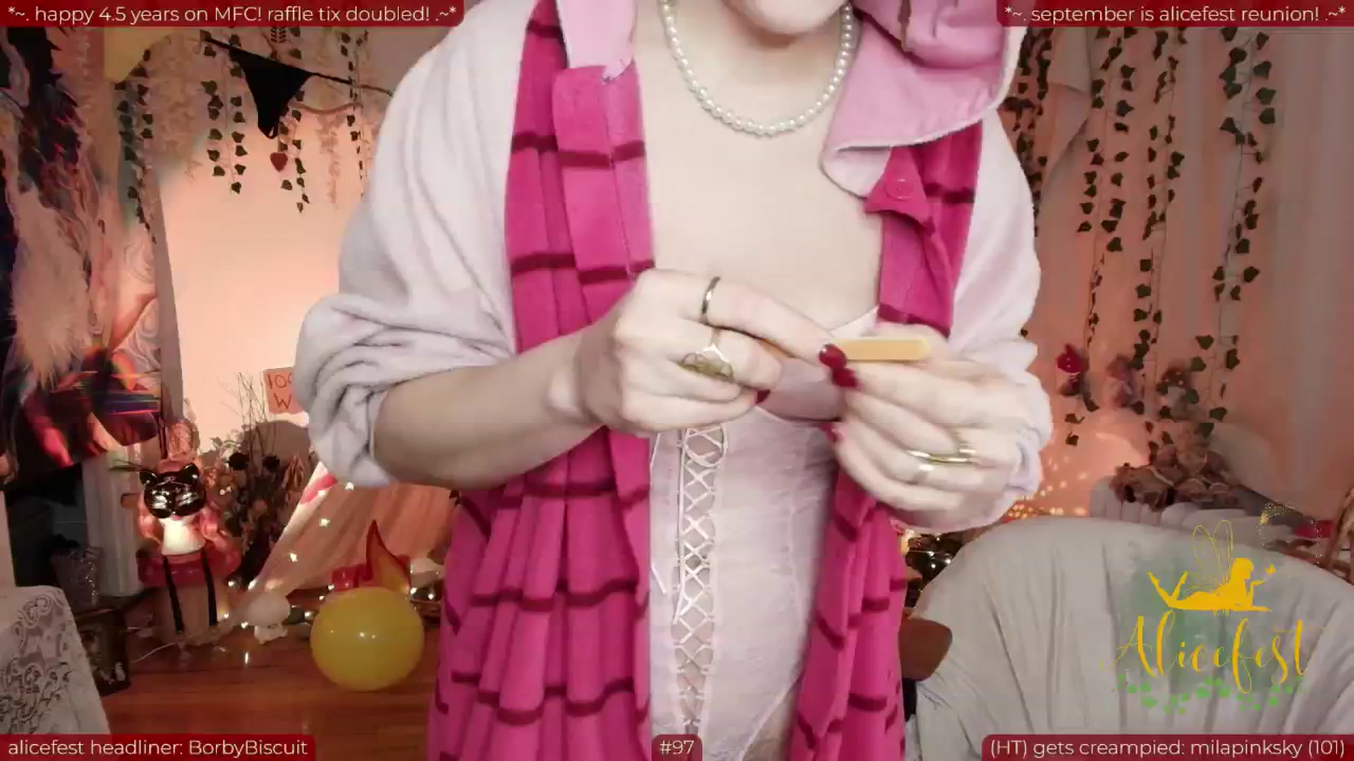 Gallery image thumbnail from aliceisonfire's myfreecams stream on, 09/26/2025, 10:01 image 2 of 20