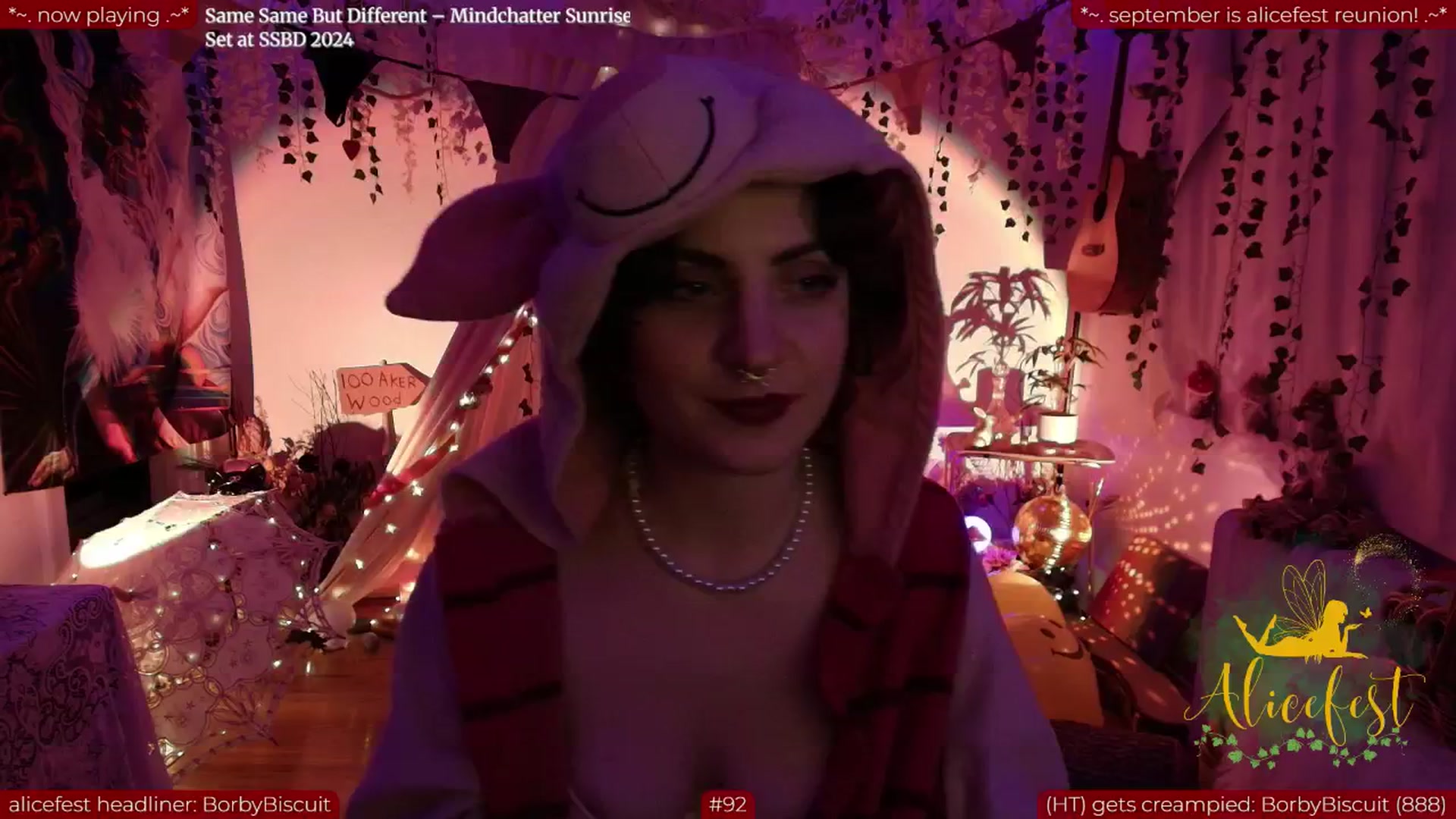 Gallery image thumbnail from aliceisonfire's myfreecams stream on, 09/26/2025, 10:59 image 13 of 20