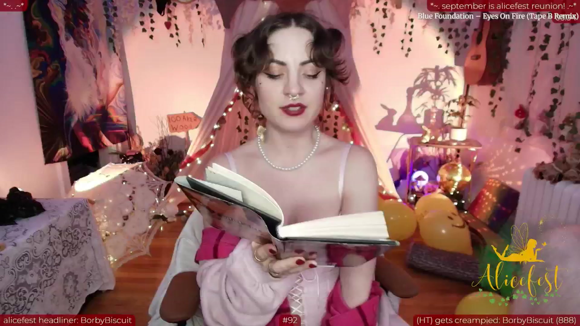 Gallery image thumbnail from aliceisonfire's myfreecams stream on, 09/26/2025, 10:59 image 1 of 20