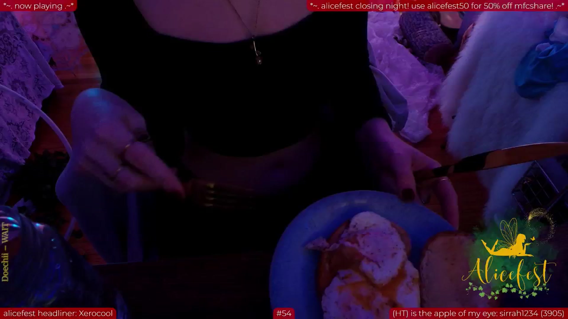Gallery image thumbnail from aliceisonfire's myfreecams stream on, 10/01/2025, 12:40 image 16 of 20