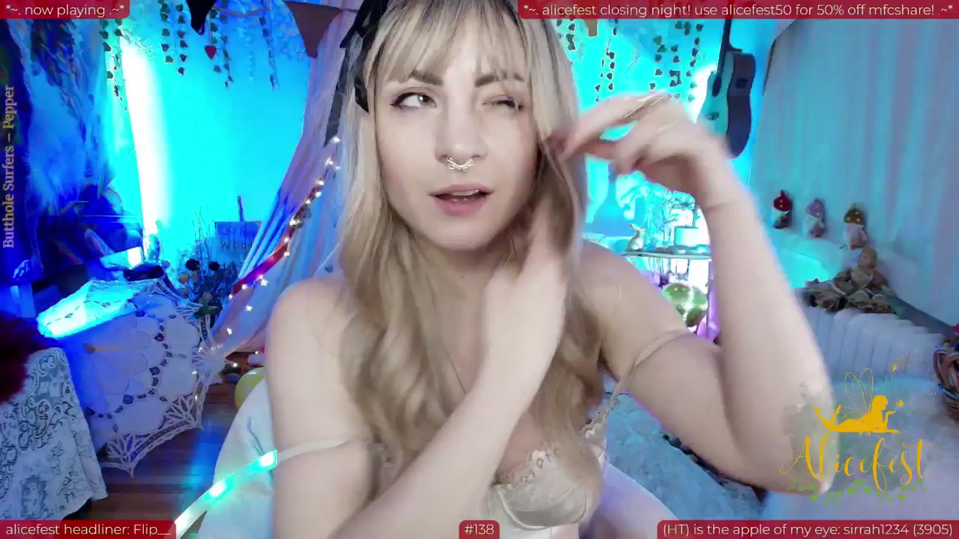 Gallery image thumbnail from aliceisonfire's myfreecams stream on, 10/01/2025, 12:40 image 2 of 20