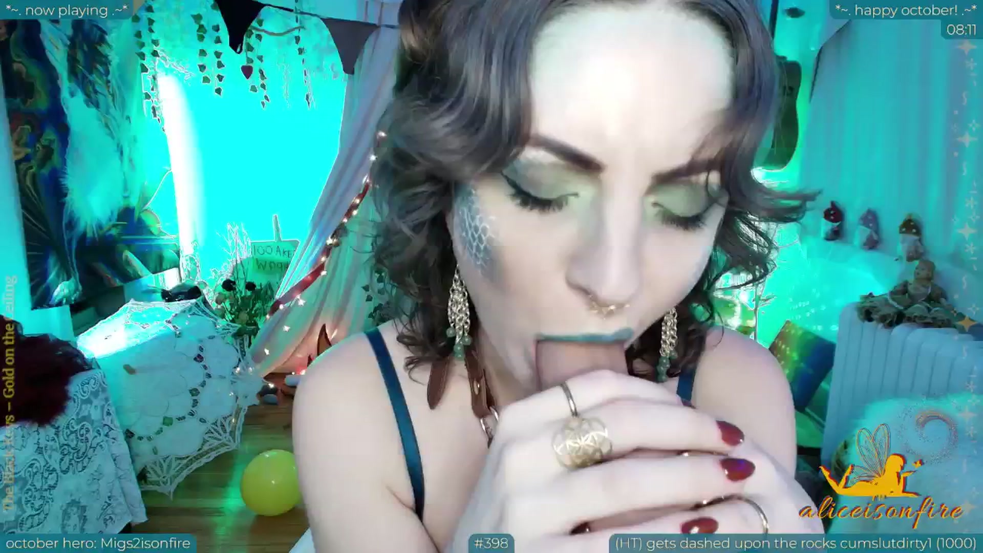 Gallery image thumbnail from aliceisonfire's myfreecams stream on, 10/04/2025, 12:54 image 10 of 20