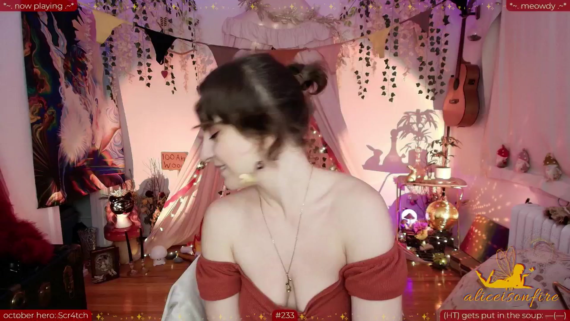 Gallery image thumbnail from aliceisonfire's myfreecams stream on, 10/14/2025, 09:51 image 10 of 20