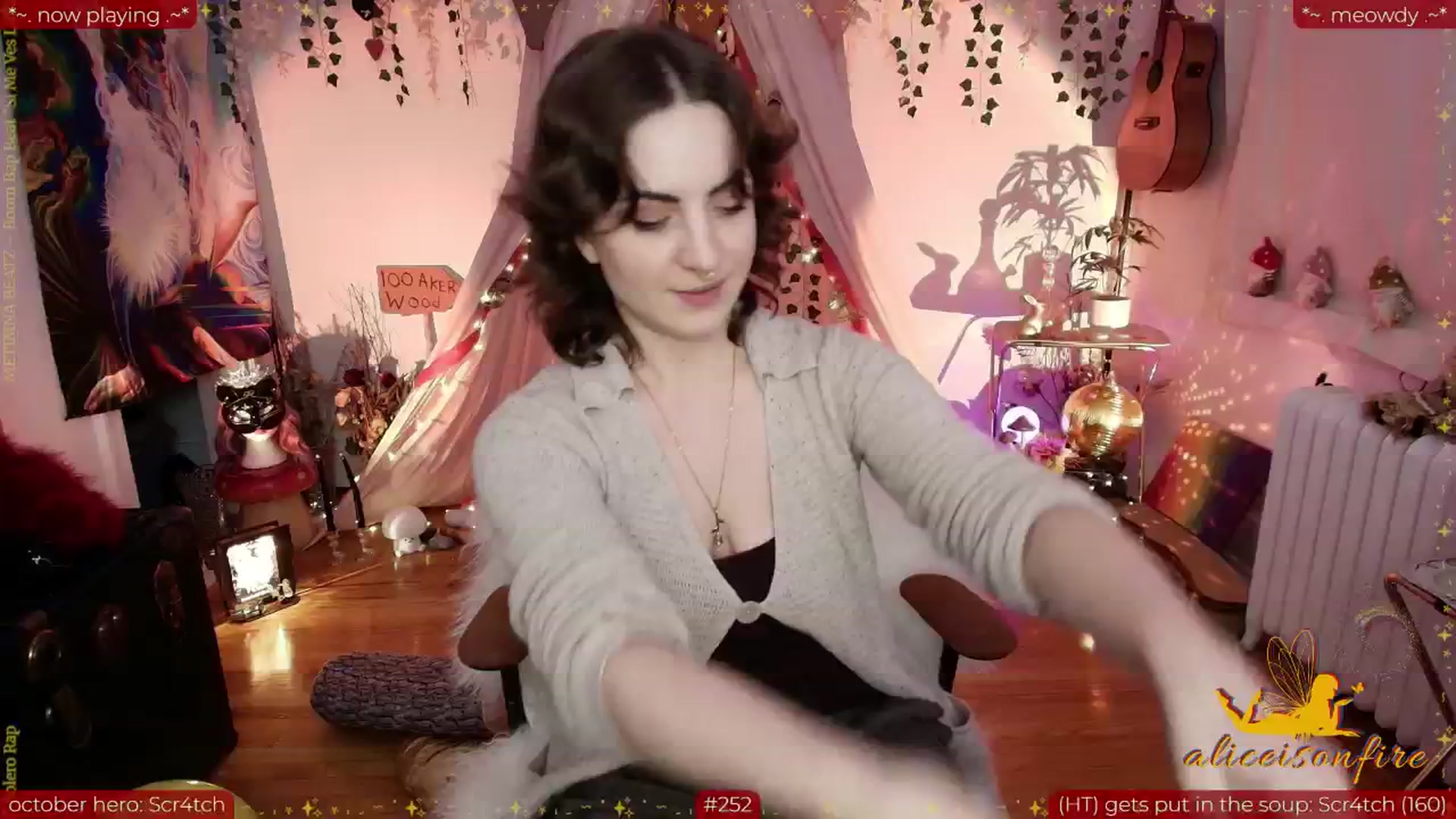 Gallery image thumbnail from aliceisonfire's myfreecams stream on, 10/15/2025, 10:44 image 12 of 20