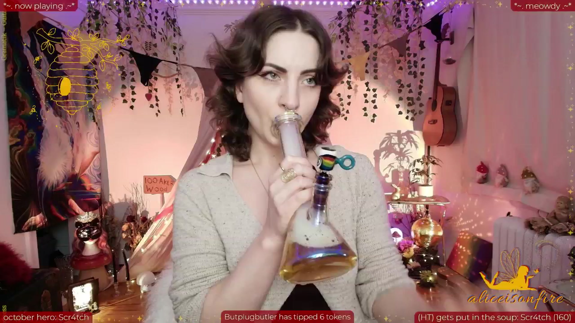Gallery image thumbnail from aliceisonfire's myfreecams stream on, 10/15/2025, 10:44 image 8 of 20