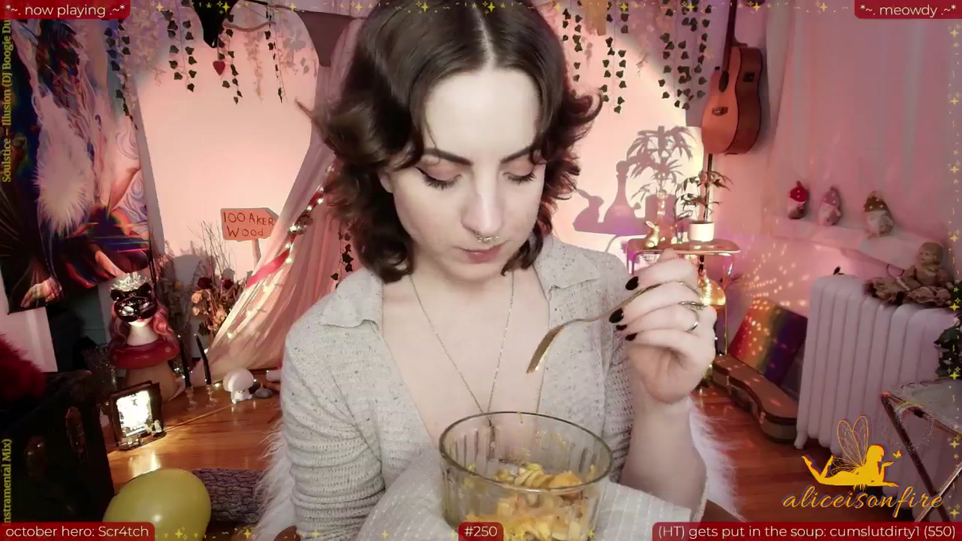 Gallery image thumbnail from aliceisonfire's myfreecams stream on, 10/15/2025, 10:44 image 18 of 20