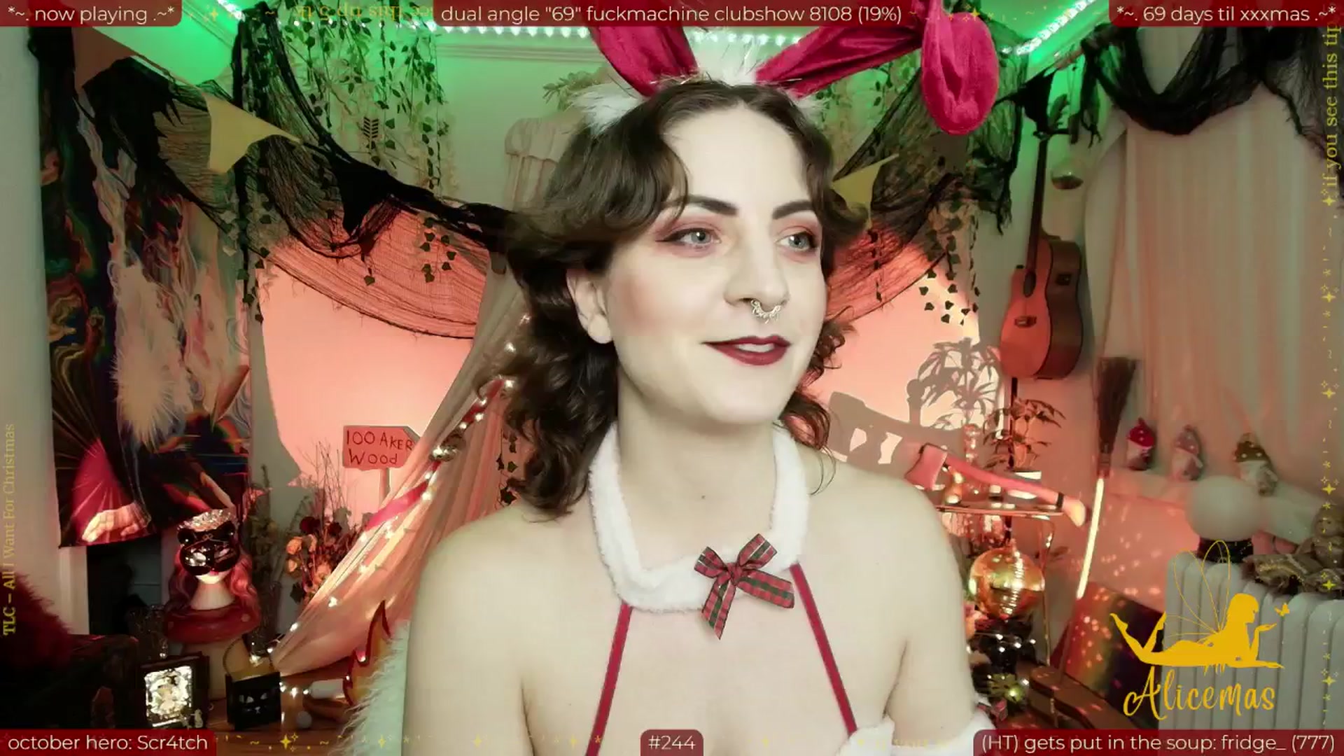 Gallery image thumbnail from aliceisonfire's myfreecams stream on, 10/18/2025, 10:00 image 5 of 20
