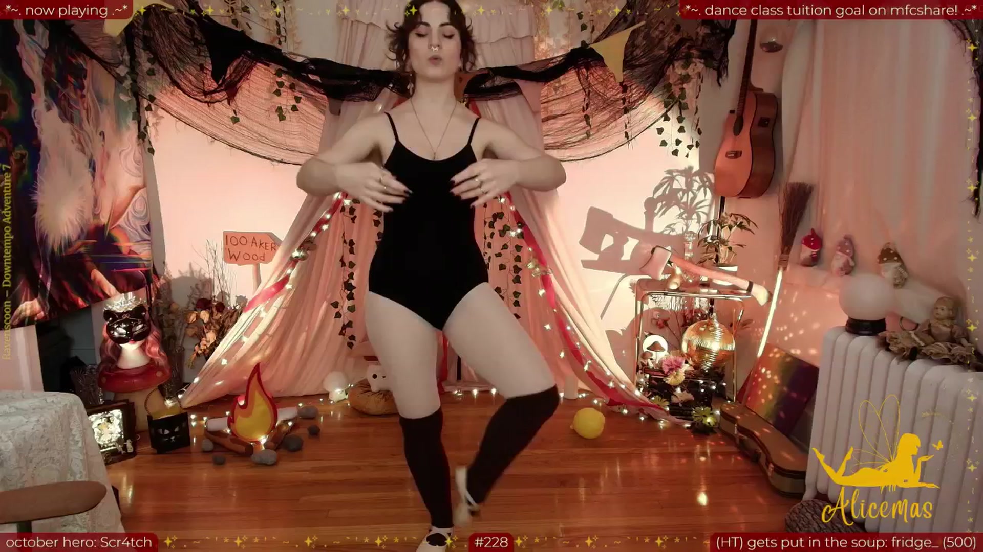 Gallery image thumbnail from aliceisonfire's myfreecams stream on, 10/22/2025, 11:12 image 4 of 20