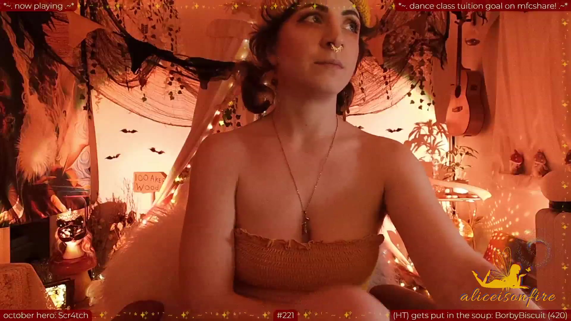 Gallery image thumbnail from aliceisonfire's myfreecams stream on, 10/27/2025, 09:20 image 16 of 20