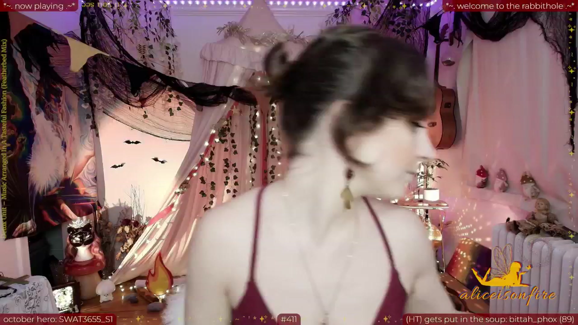 Gallery image thumbnail from aliceisonfire's myfreecams stream on, 11/04/2025, 07:42 image 1 of 20
