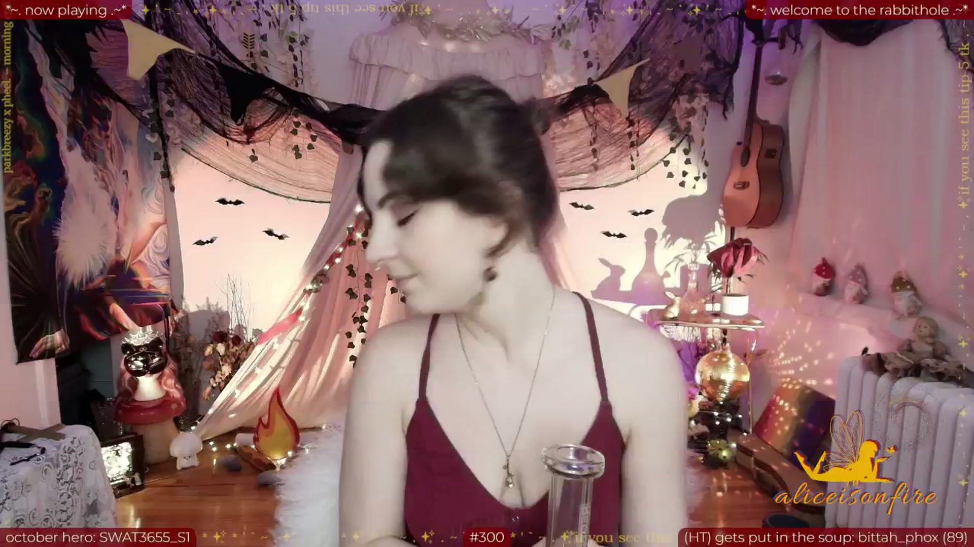 Gallery image thumbnail from aliceisonfire's myfreecams stream on, 11/04/2025, 12:11 image 3 of 20