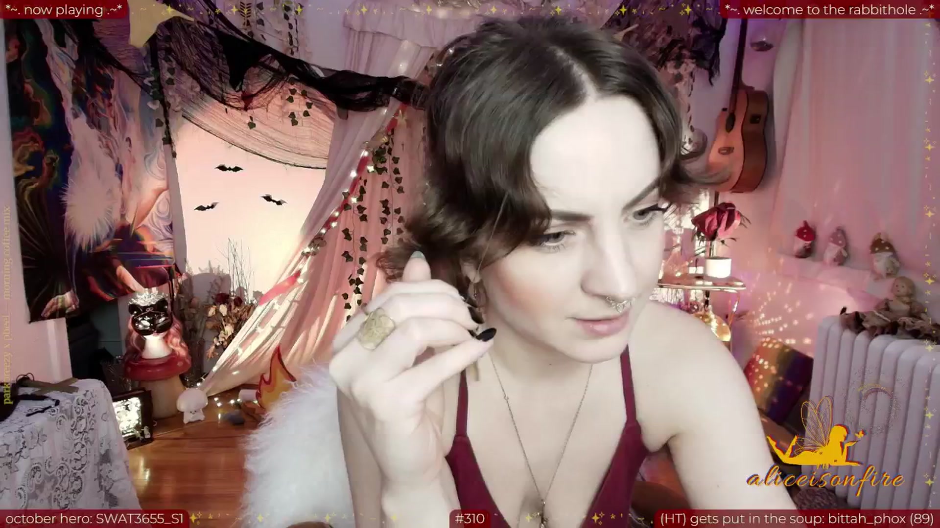 Gallery image thumbnail from aliceisonfire's myfreecams stream on, 11/04/2025, 12:11 image 1 of 20
