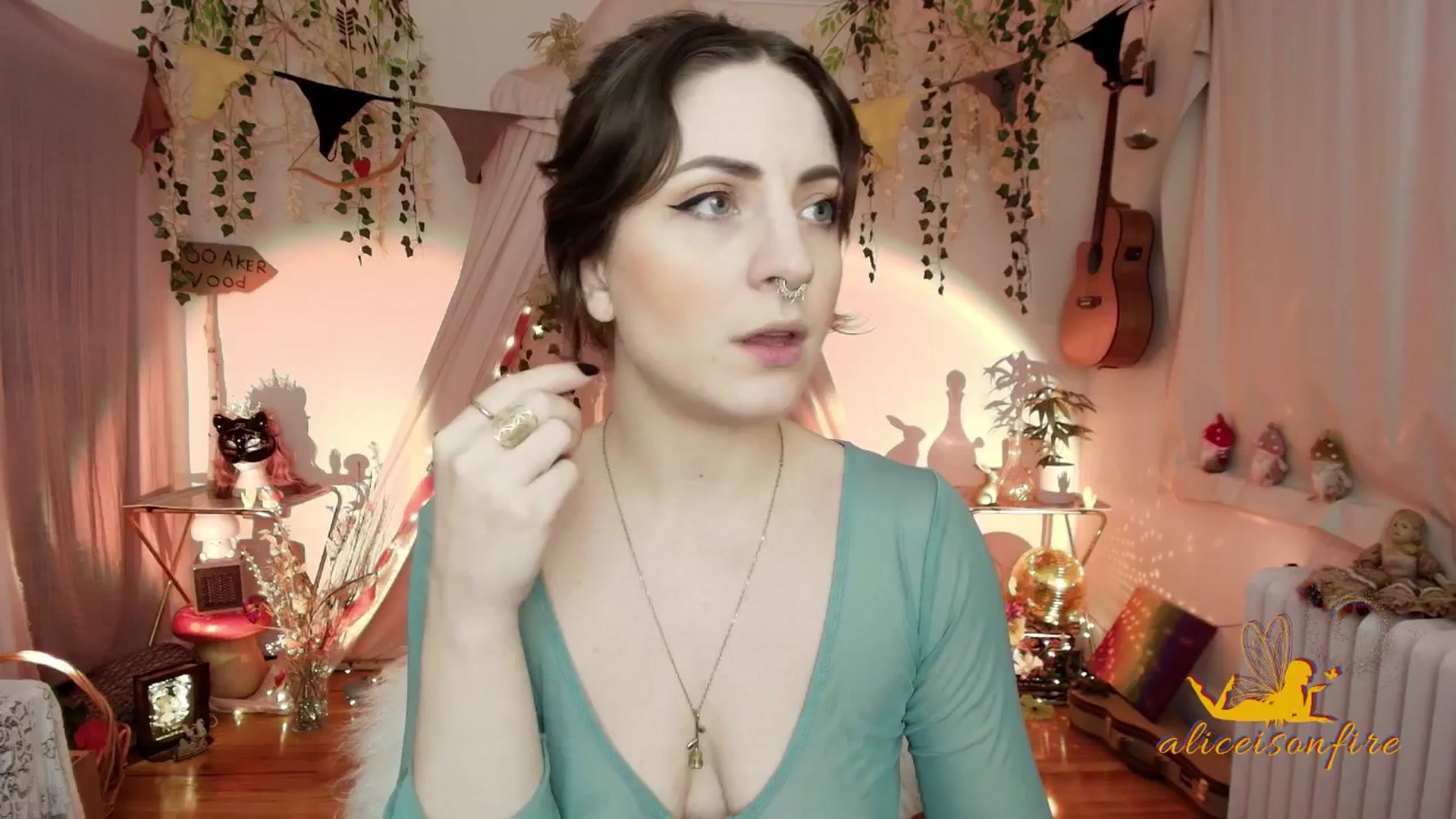 Gallery image thumbnail from aliceisonfire's myfreecams stream on, 11/14/2025, 07:09 image 17 of 20