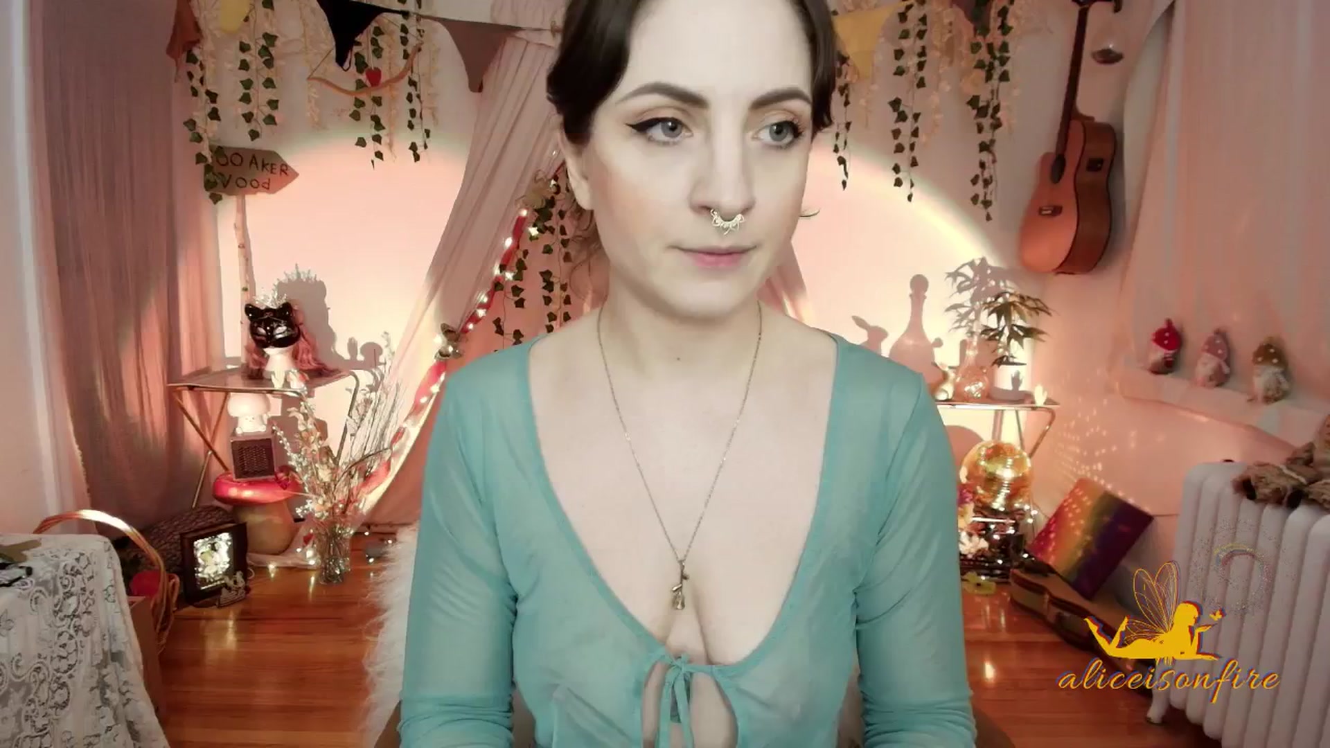 Gallery image thumbnail from aliceisonfire's myfreecams stream on, 11/14/2025, 07:09 image 14 of 20