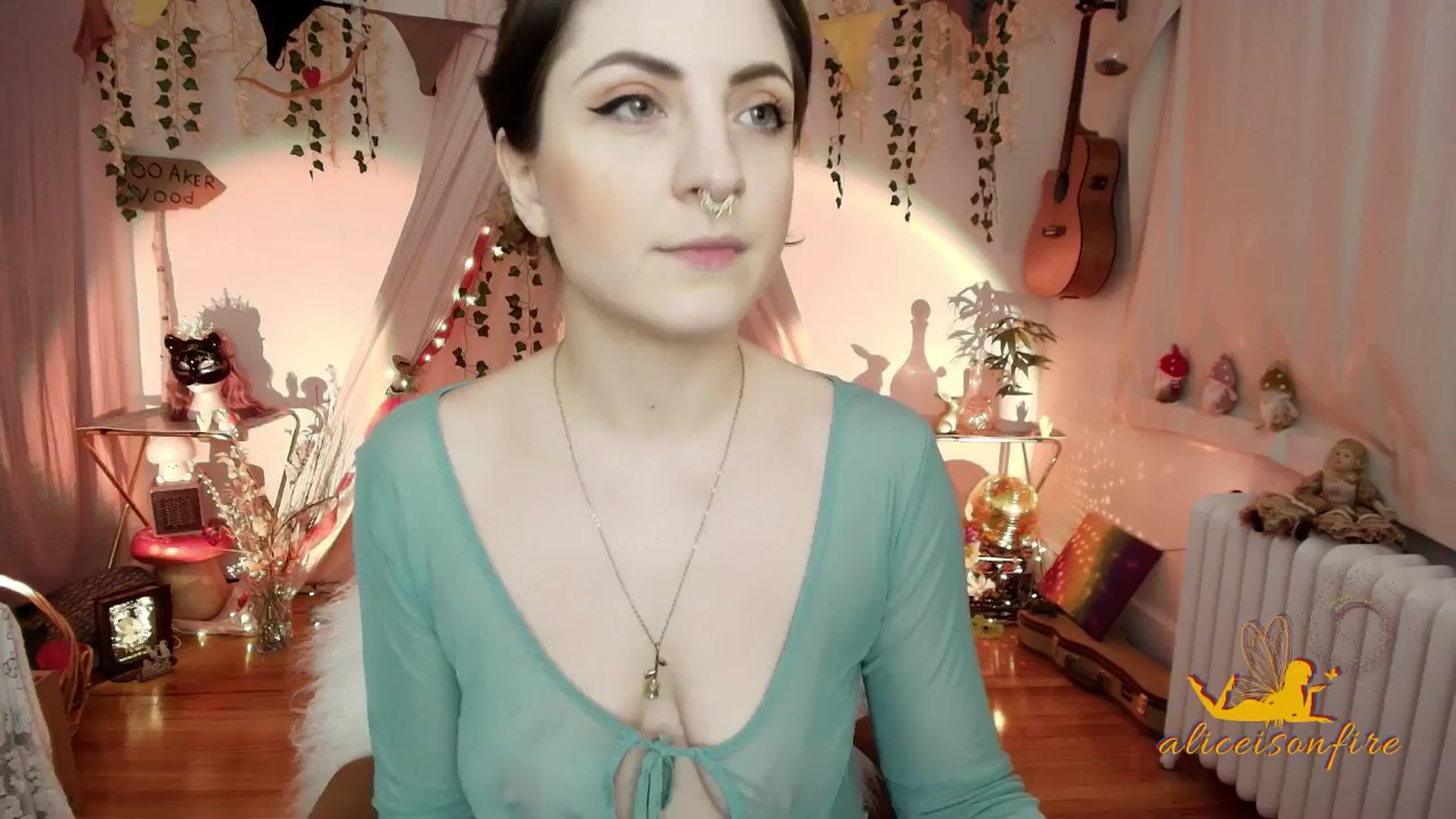 Gallery image thumbnail from aliceisonfire's myfreecams stream on, 11/14/2025, 07:09 image 16 of 20