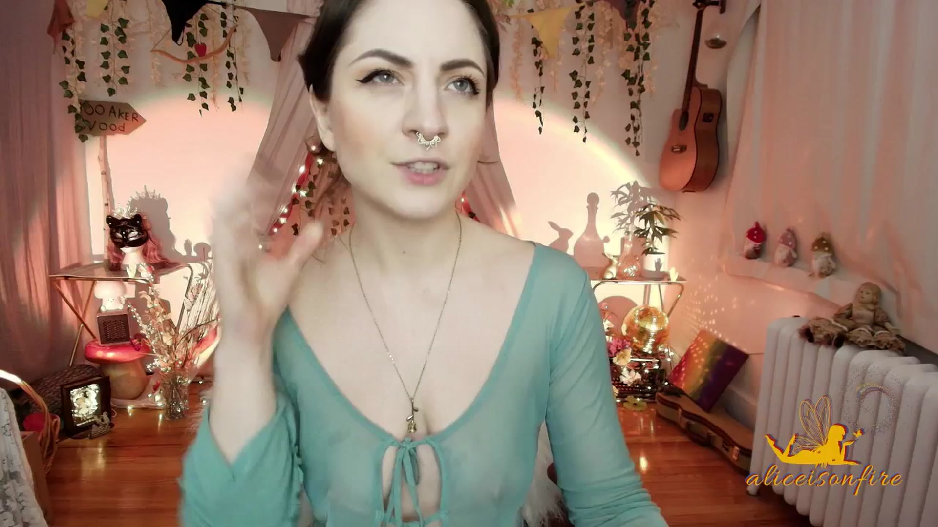 Gallery image thumbnail from aliceisonfire's myfreecams stream on, 11/14/2025, 07:09 image 15 of 20