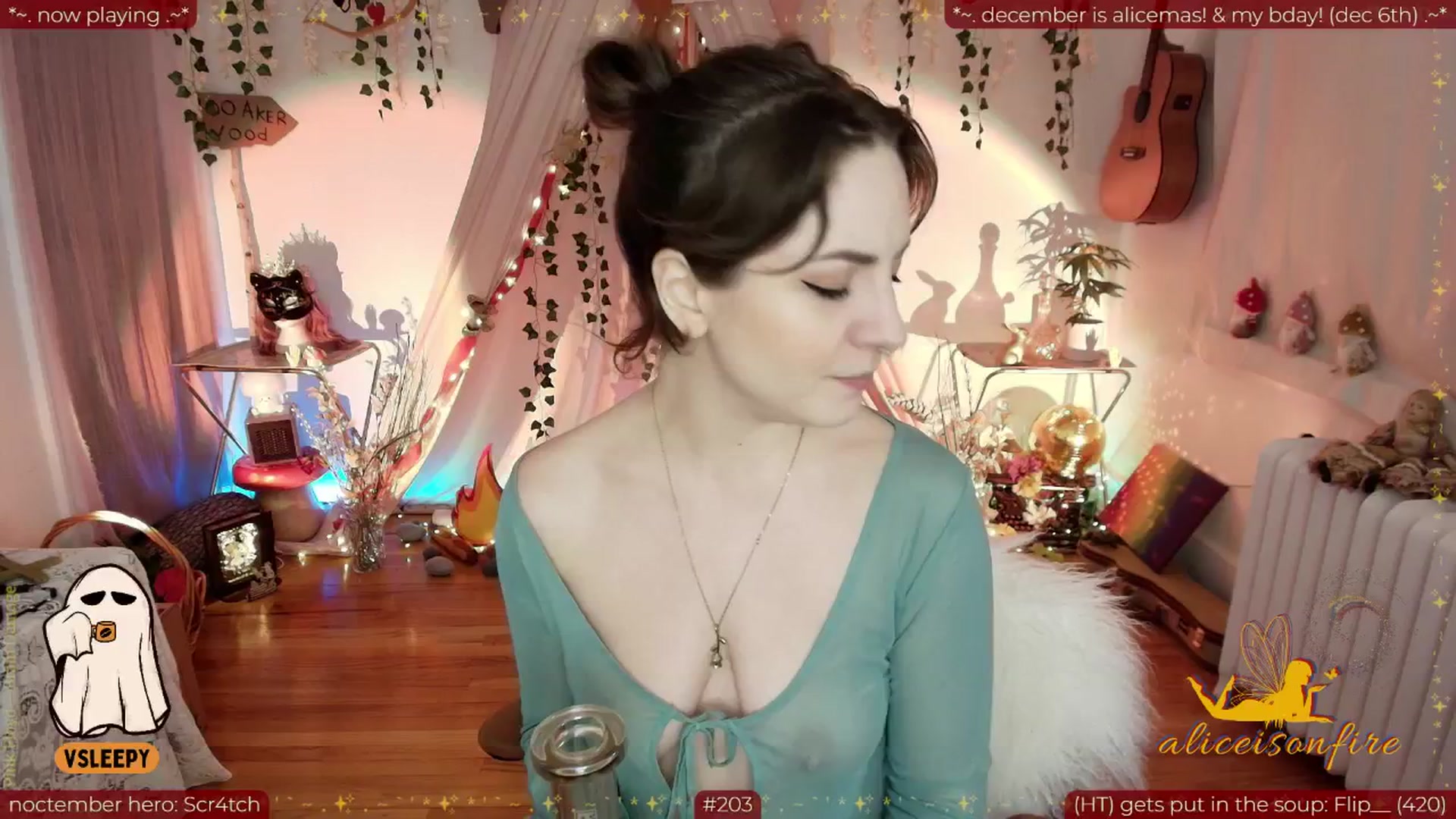 Gallery image thumbnail from aliceisonfire's myfreecams stream on, 11/14/2025, 10:26 image 16 of 20