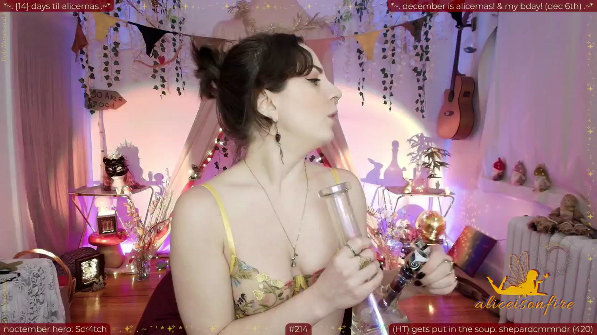 Gallery image thumbnail from aliceisonfire's myfreecams stream on, 11/17/2025, 07:05 image 6 of 20
