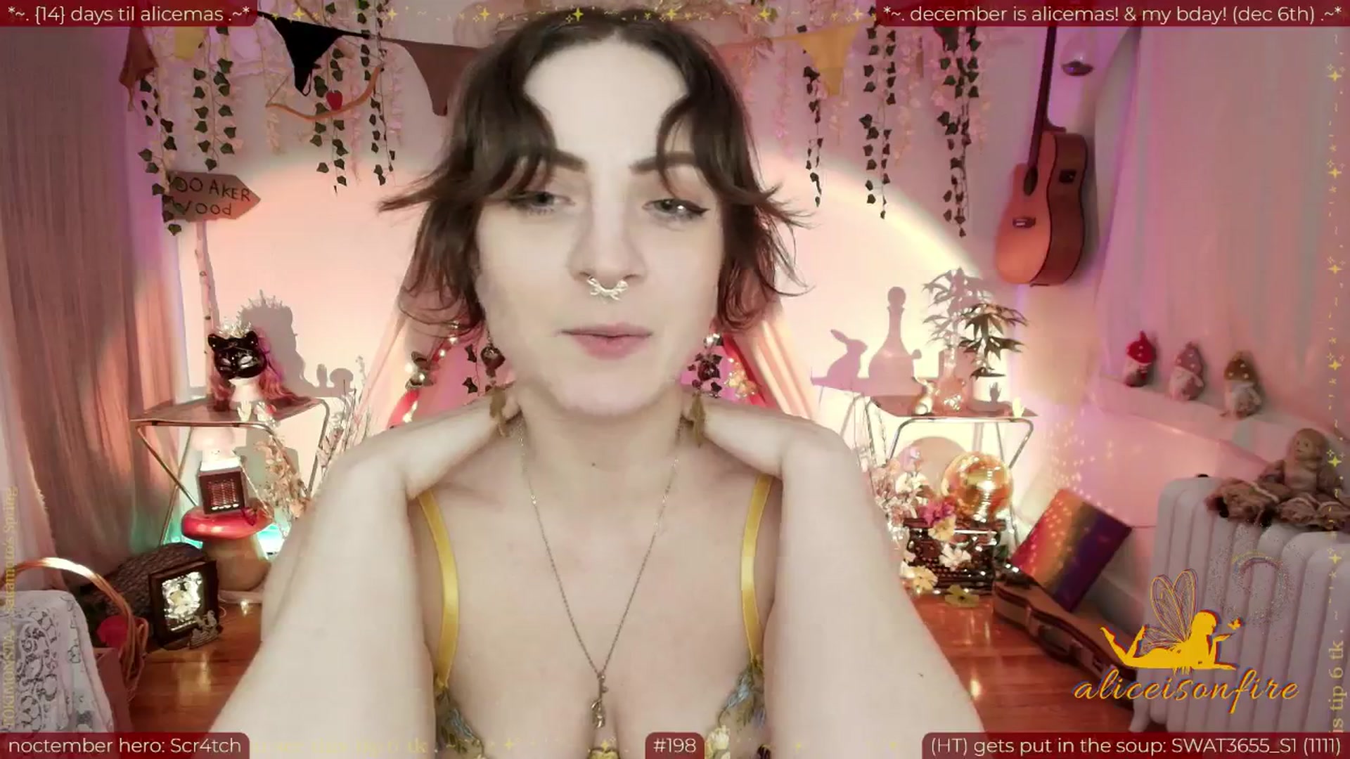 Gallery image thumbnail from aliceisonfire's myfreecams stream on, 11/17/2025, 11:12 image 15 of 20