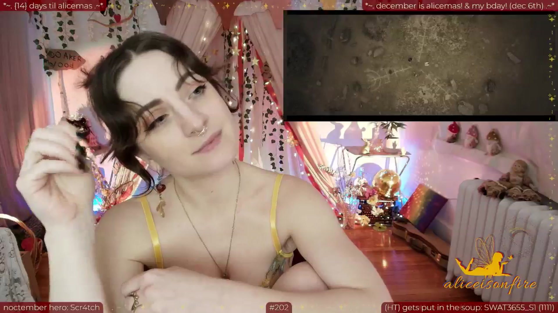 Gallery image thumbnail from aliceisonfire's myfreecams stream on, 11/17/2025, 11:12 image 13 of 20